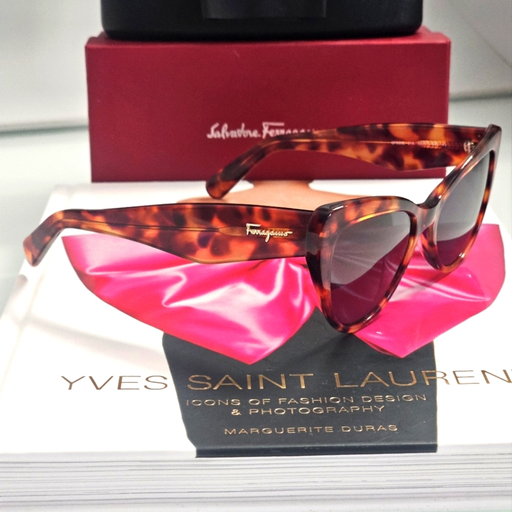 Salvatore Ferragamo Cat Eye Sunglasses FULL SET